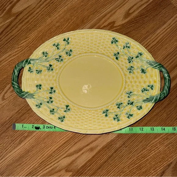 Bordallo Pinheiro Shamrock 14” Oval Serving Platter with Clover Made In Portugal - Picture 5 of 7
